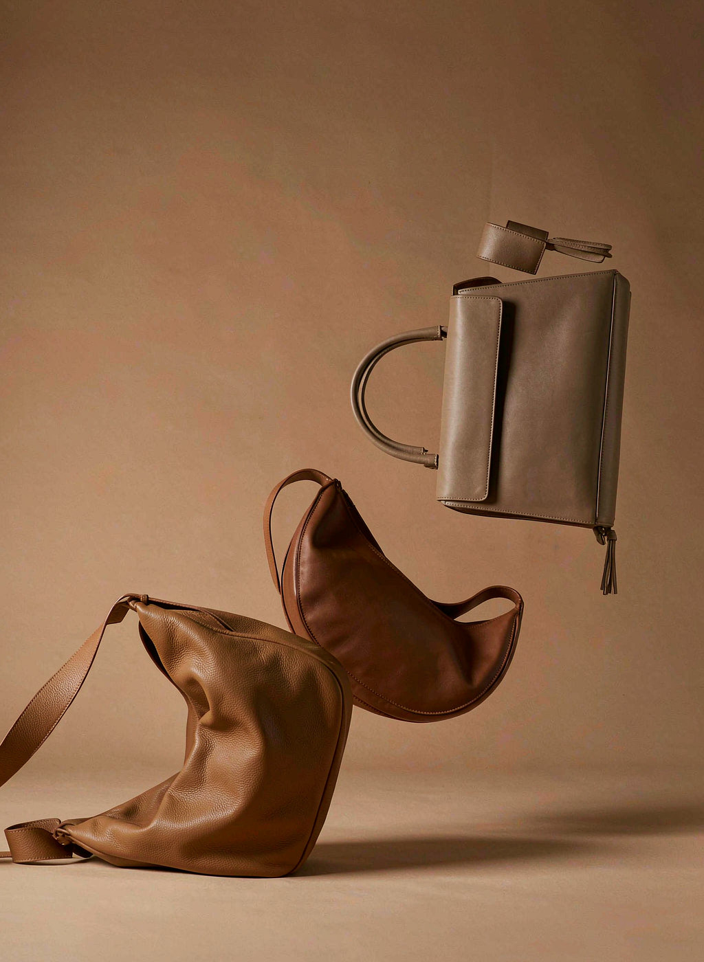 Dozoluxe leather bag detail